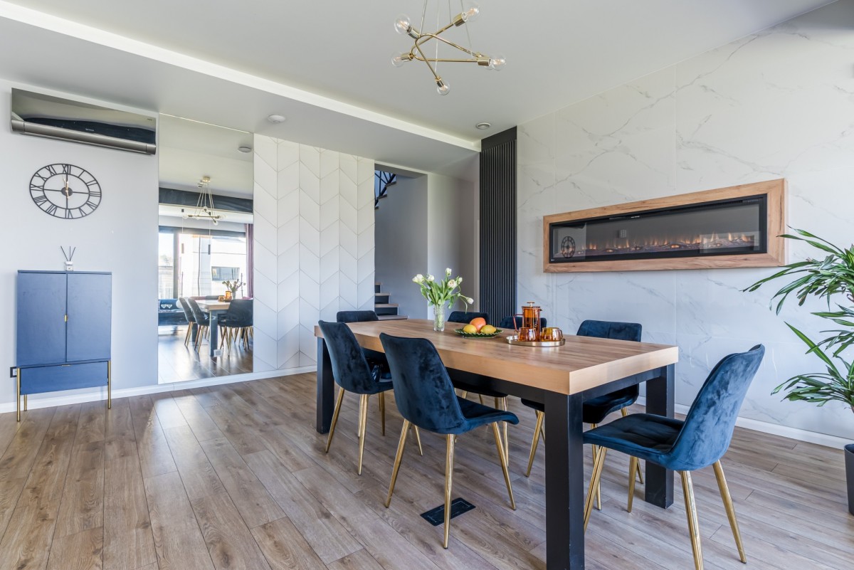 Будинок - 8 кімнат - 337 м² - вул. Кришталева Лази