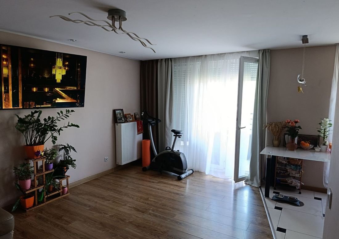 Spacious 3-Room Apartment with Large Terrace in Lipa Piotrowska
