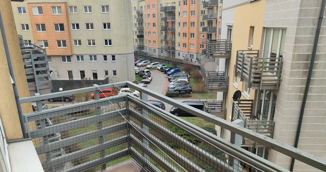 Ready to move in - two-level with a parking space in the garage