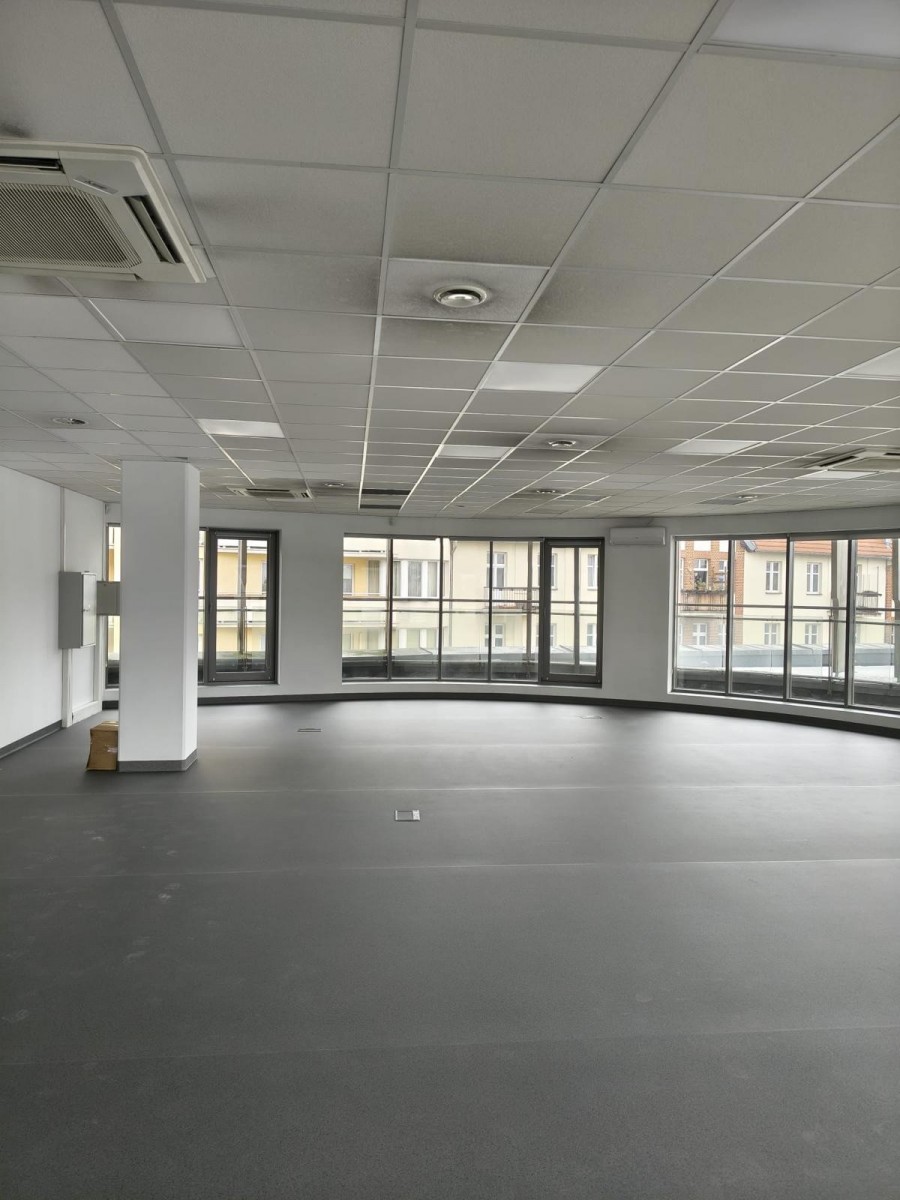 Locale - 1 stanza - 168 m² - via Hetmańska Poznań Wilda