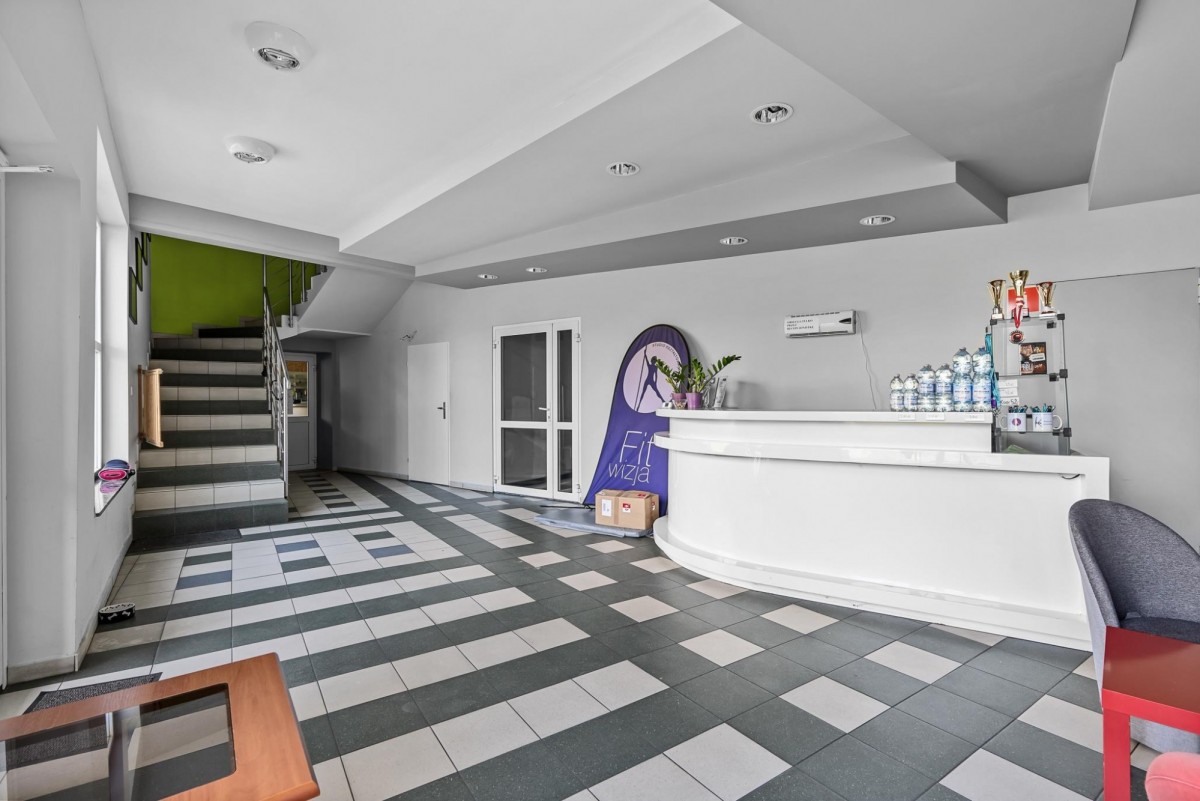 Obiekt - 9 pokoi - 744 m² - ul. Snopowa Gliwice