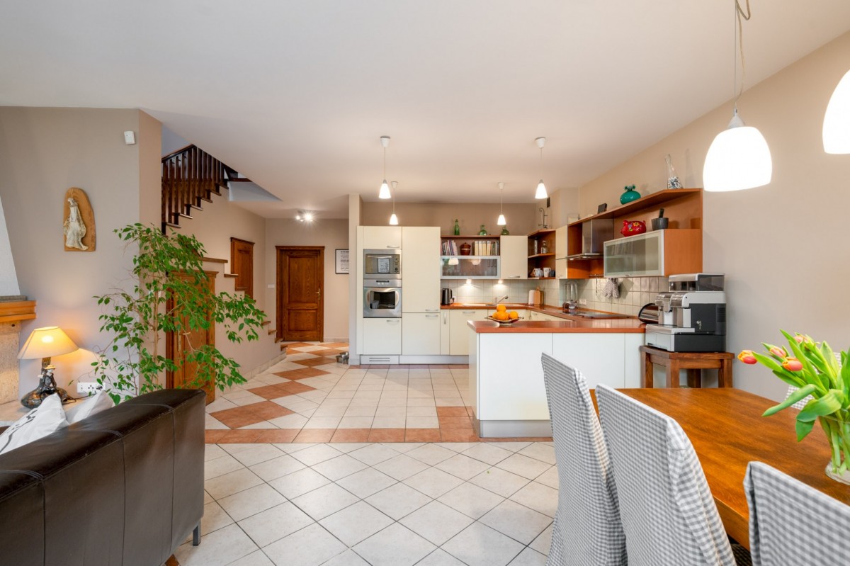 Дом - 5 комнат - 238 м² - ул. Maków Pszczyna