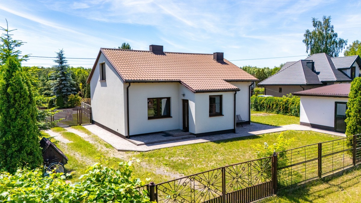 Дом - 2 комнаты - 120 м² - ул. Лесная, Зелов