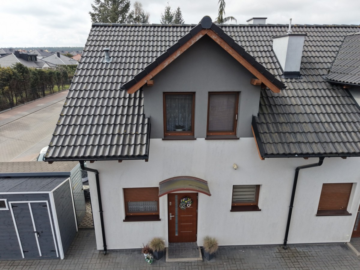Будинок - 4 кімнати - 77 м² - вул. Садова Коморники