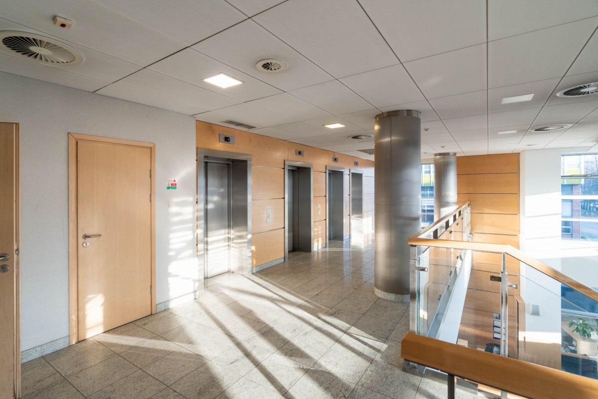 Property - 1 room - 135 m² - ul. Jana Henryka Dąbrowskiego Poznań