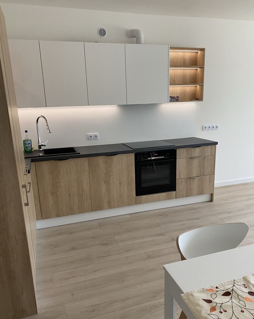 Spacious 2-Room Flat for Rent in Śródmieście, 53 m²