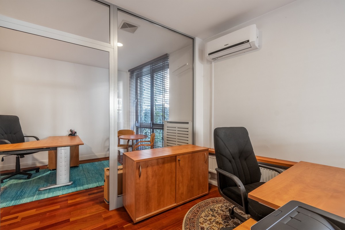 Obiekt na wynajem, 4 pokoje, 60 m² — Wielicka, Warszawa