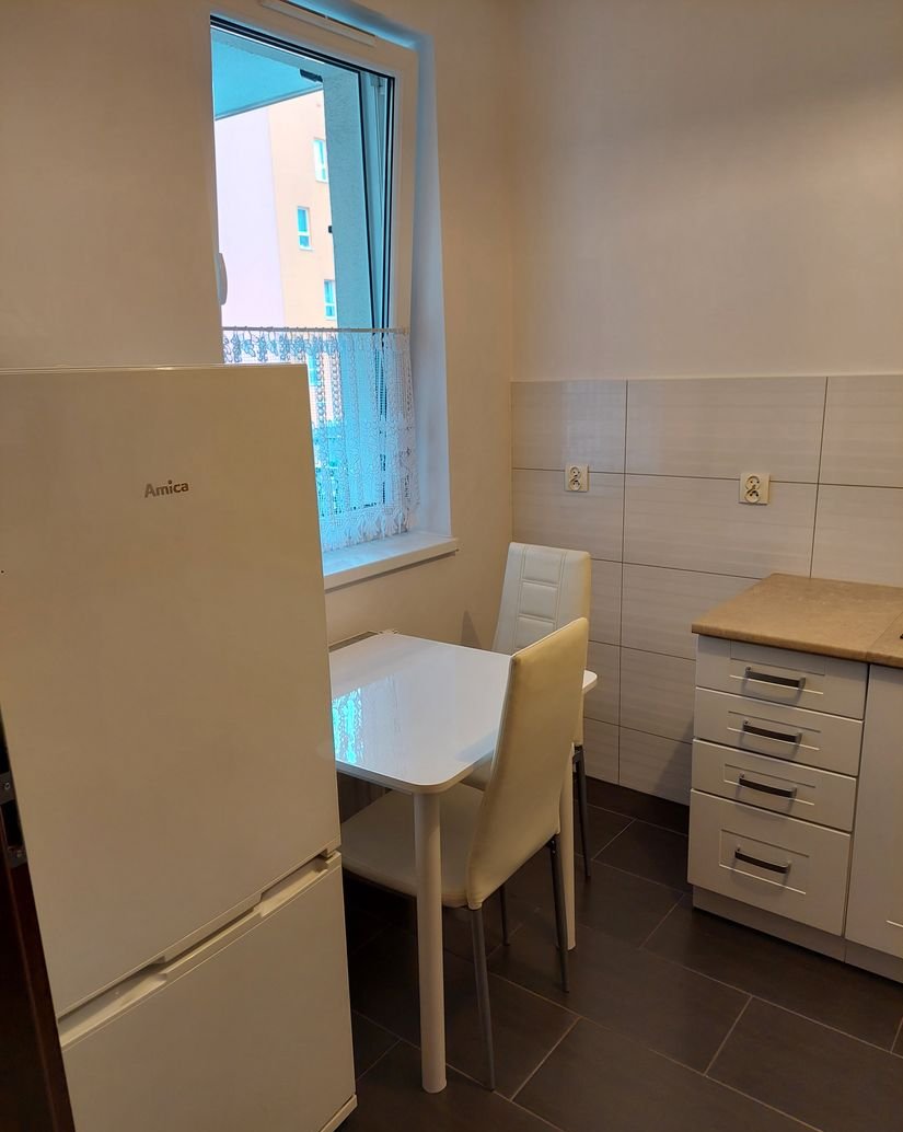 Квартира 32м², отдельная кухня, балкон, Кжики